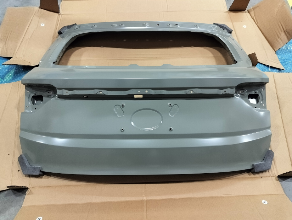 Крышка багажника Geely Emgrand 7 New SS11