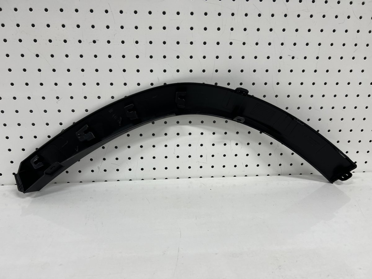 Накладка на правое заднее крыло Chery Tiggo 8 Pro