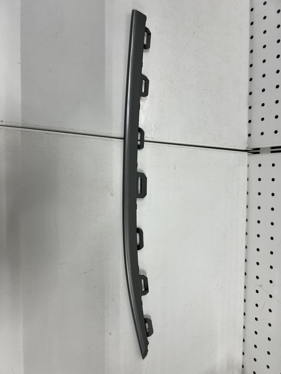 Правая накладка переднего бампера Omoda C5