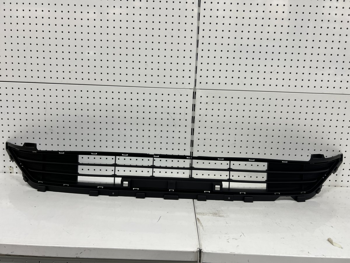 Решетка переднего бампера нижняя Geely Emgrand 7 NEW SS11-АНАЛОГ