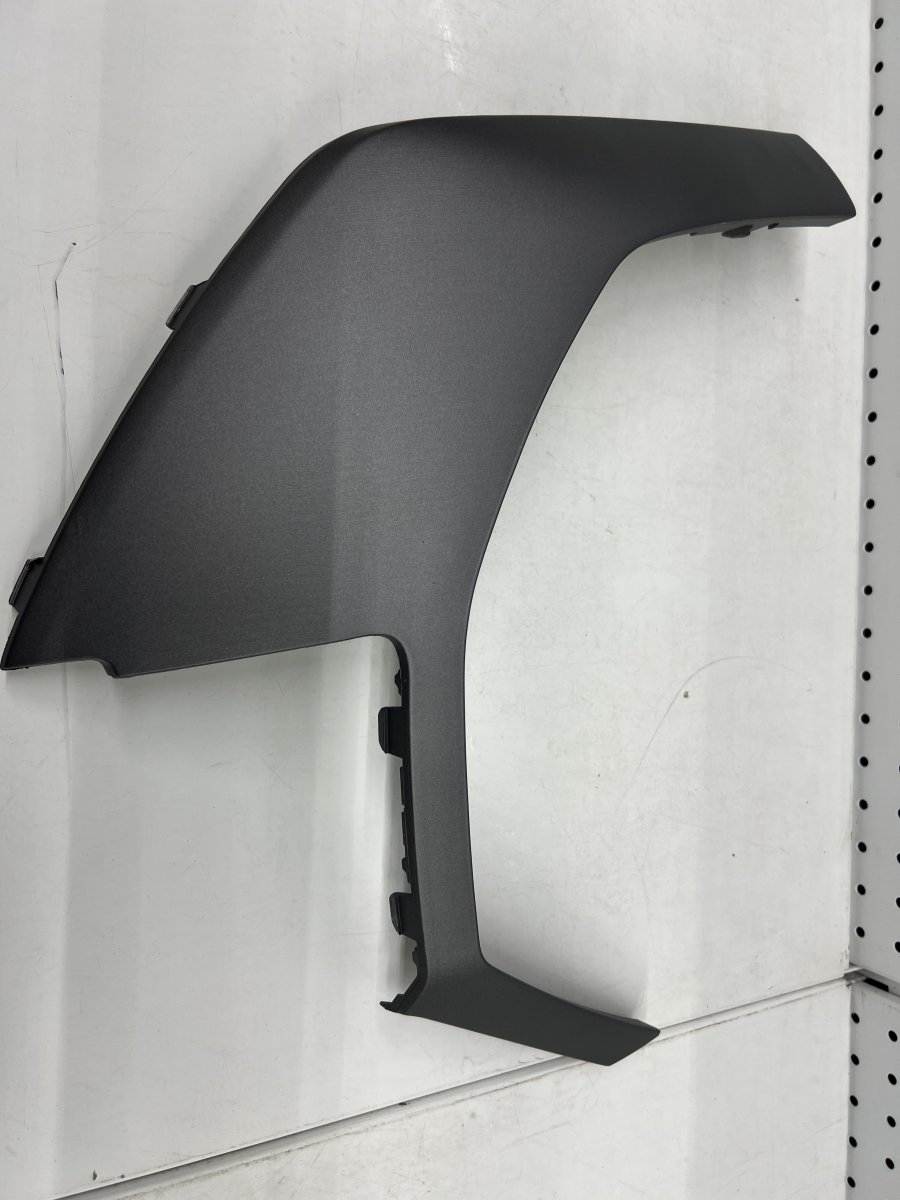 Левая накладка переднего бампера Chery Tiggo 8 Pro